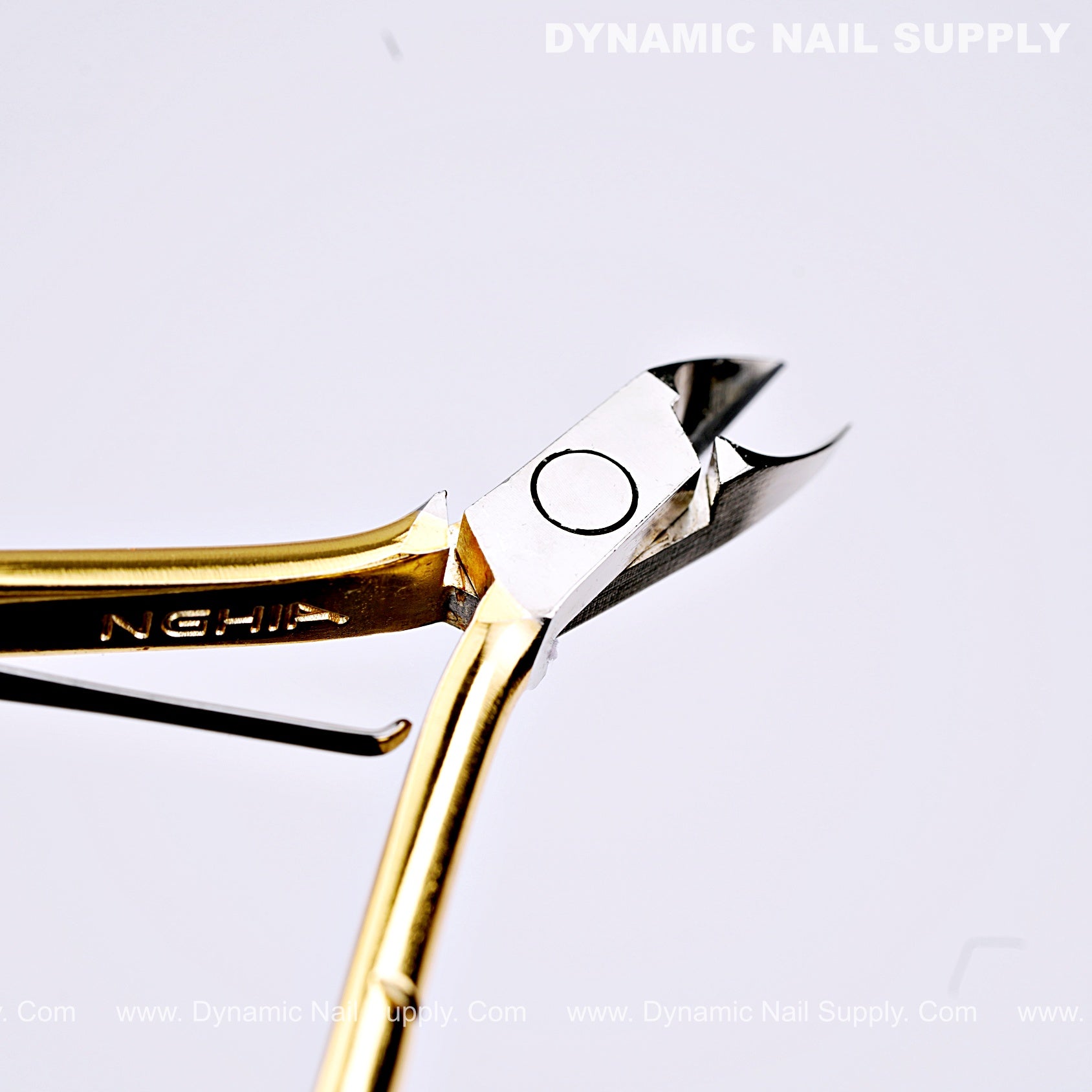 D555 - Professional Cuticle Nippers with high-tension spring and full jaw design make it easy to trim