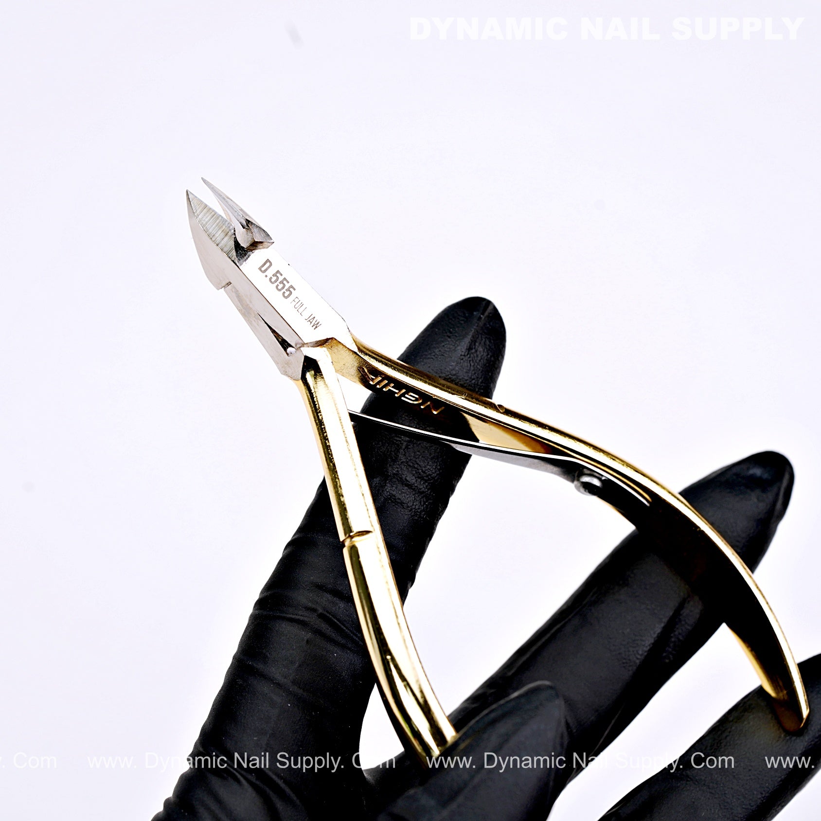 D555 - Professional Cuticle Nippers with high-tension spring and full jaw design make it easy to trim