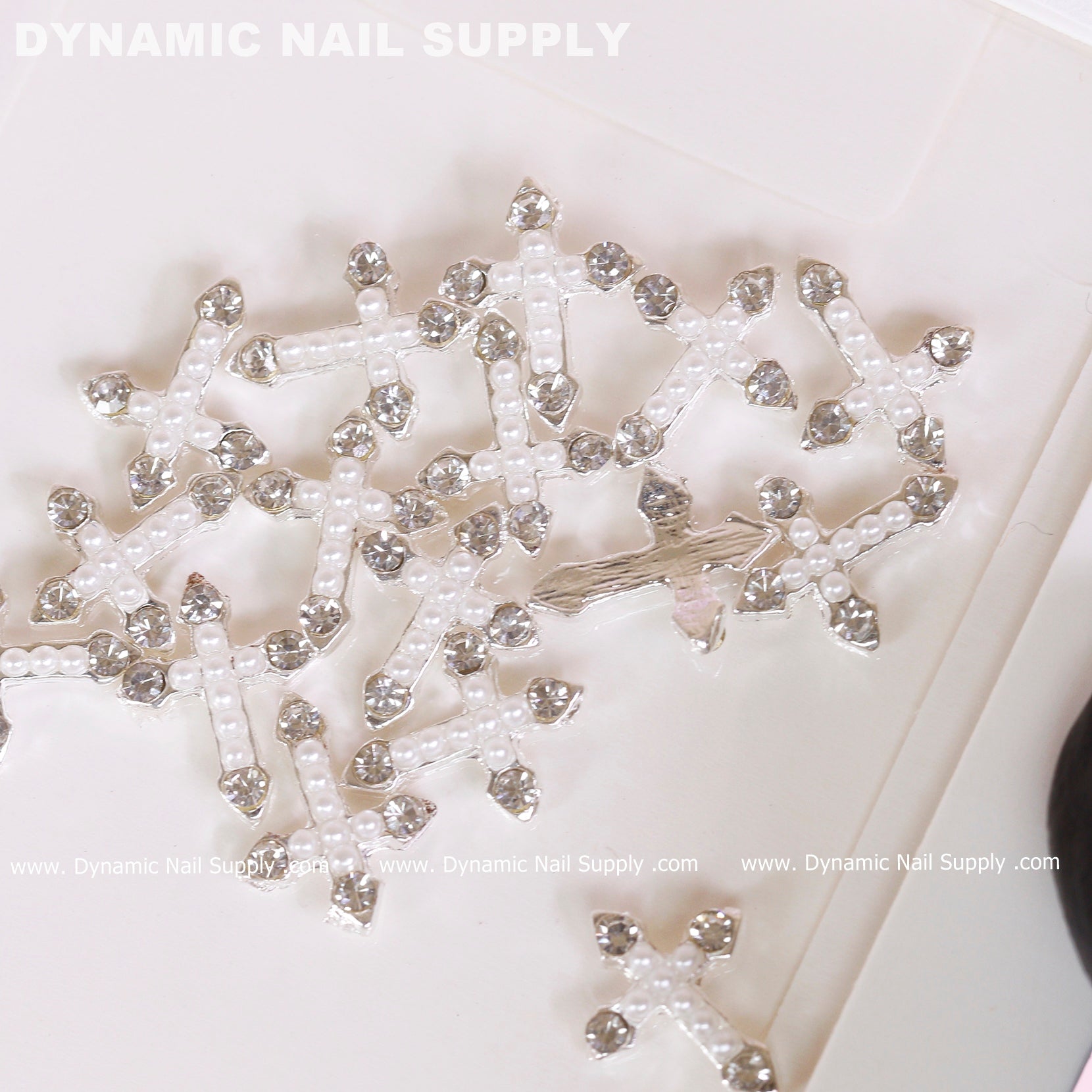 20 pcs Silver Crosses (with white Pearls engraved) for Nails Art Design