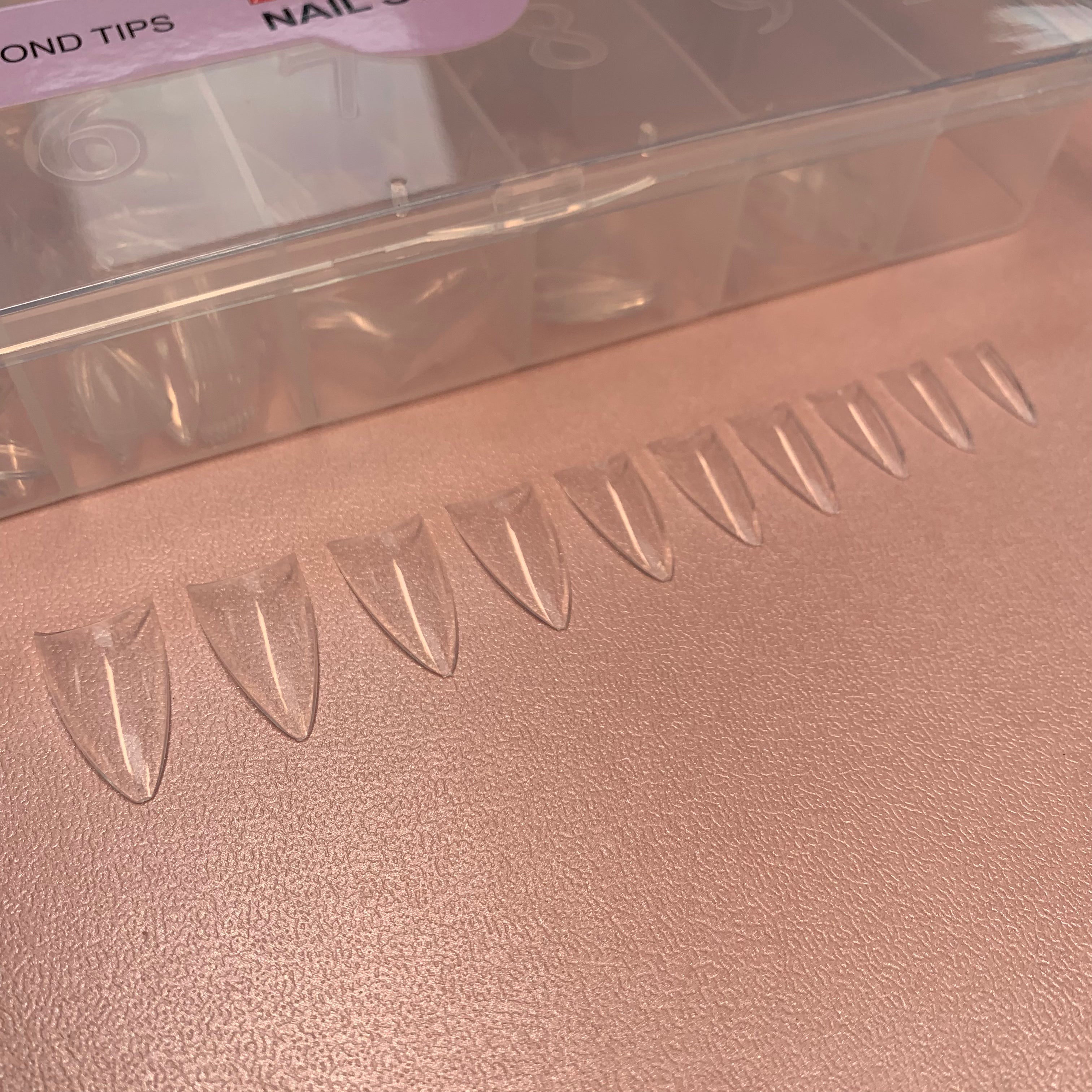 (Version 2024) Medium Almond Extension Nail Tips - Half Cover - Box of 500 pcs (Medium Stiletto)
