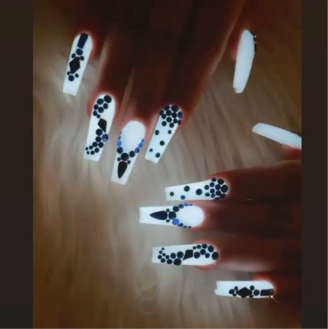 Colorful Glow in the Dark - Acrylic & Dipping Nail Powder - 6 colors