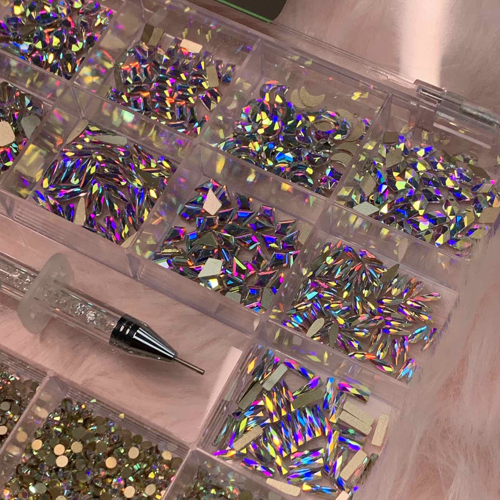 AB K9 Crystal Rhinestone set - 20 cells - 14 big shapes and 6 round shapes rhinestonesz