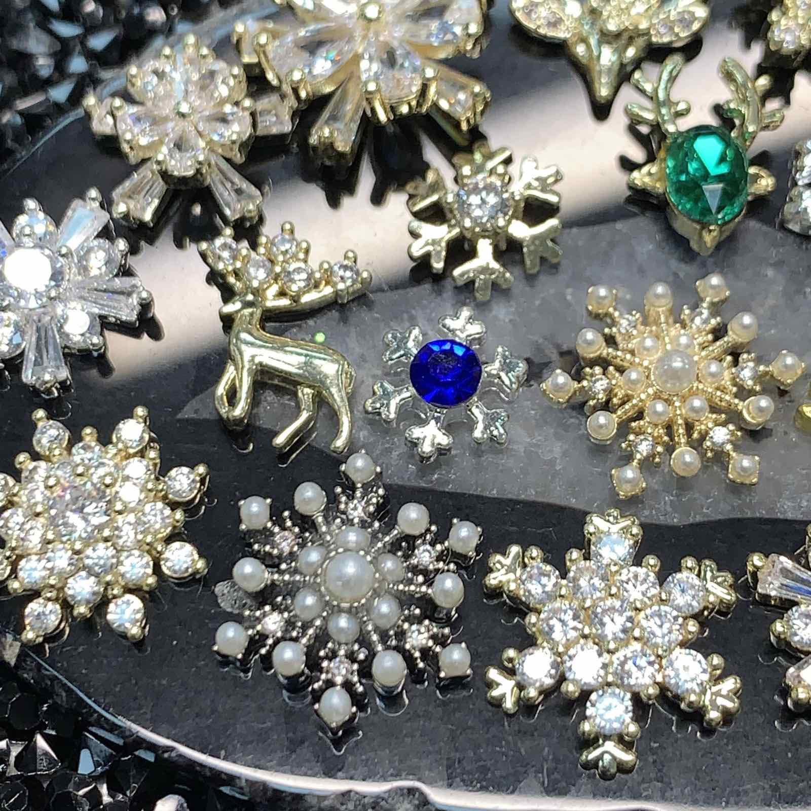 24 pcs Unique Design Snowflake Charm for Christmas nails art design