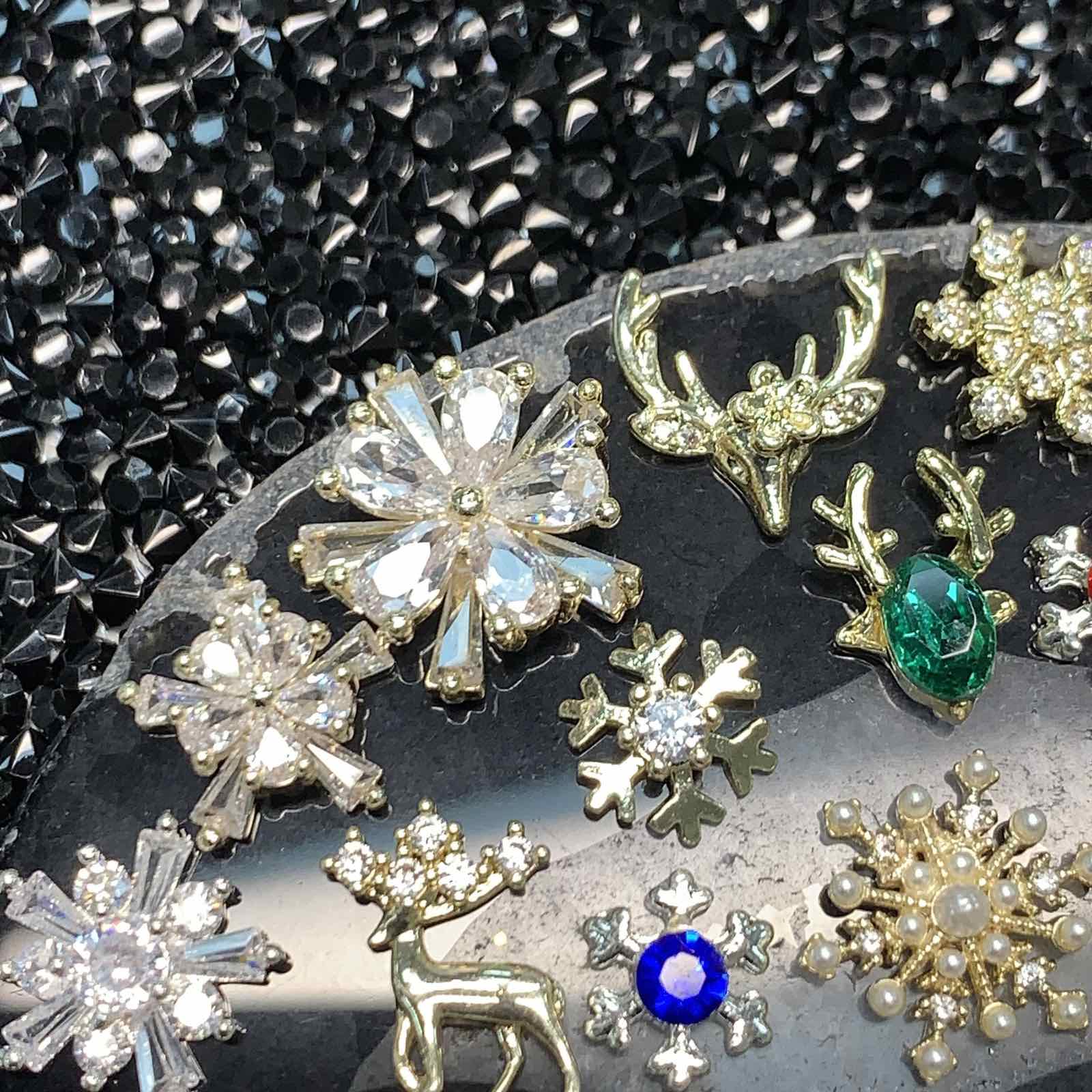 24 pcs Unique Design Snowflake Charm for Christmas nails art design