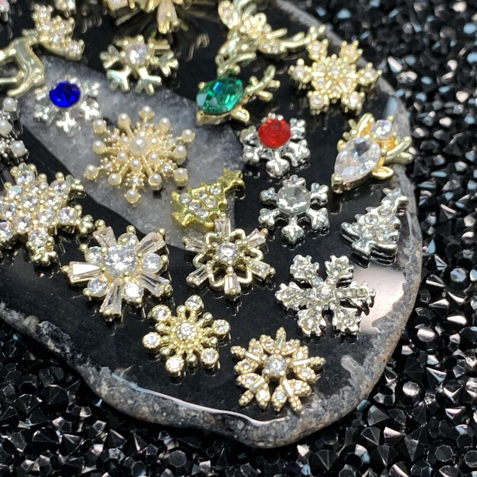 24 pcs Unique Design Snowflake Charm for Christmas nails art design