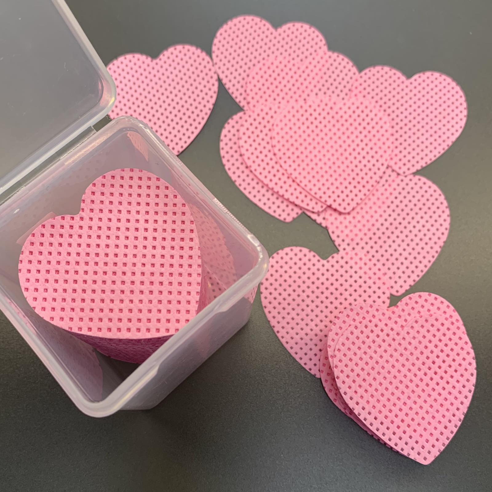 200 pcs Heart Shape Lint-free Wipes for Nails or Lashes